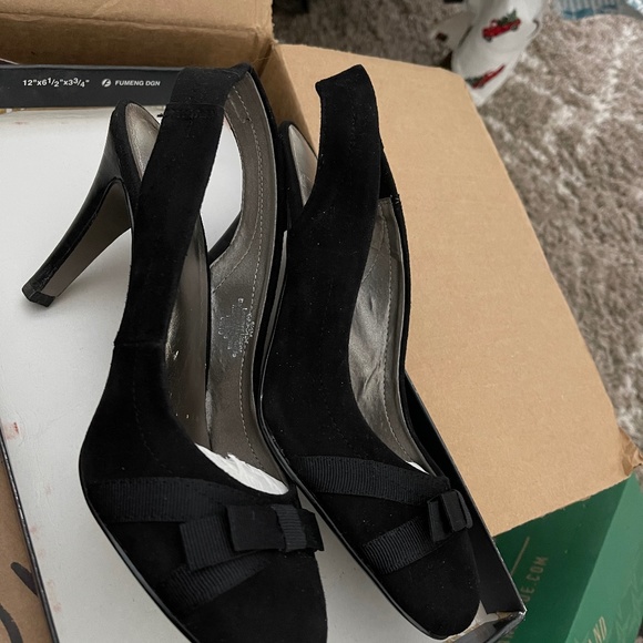 Black shoes - Picture 1 of 4